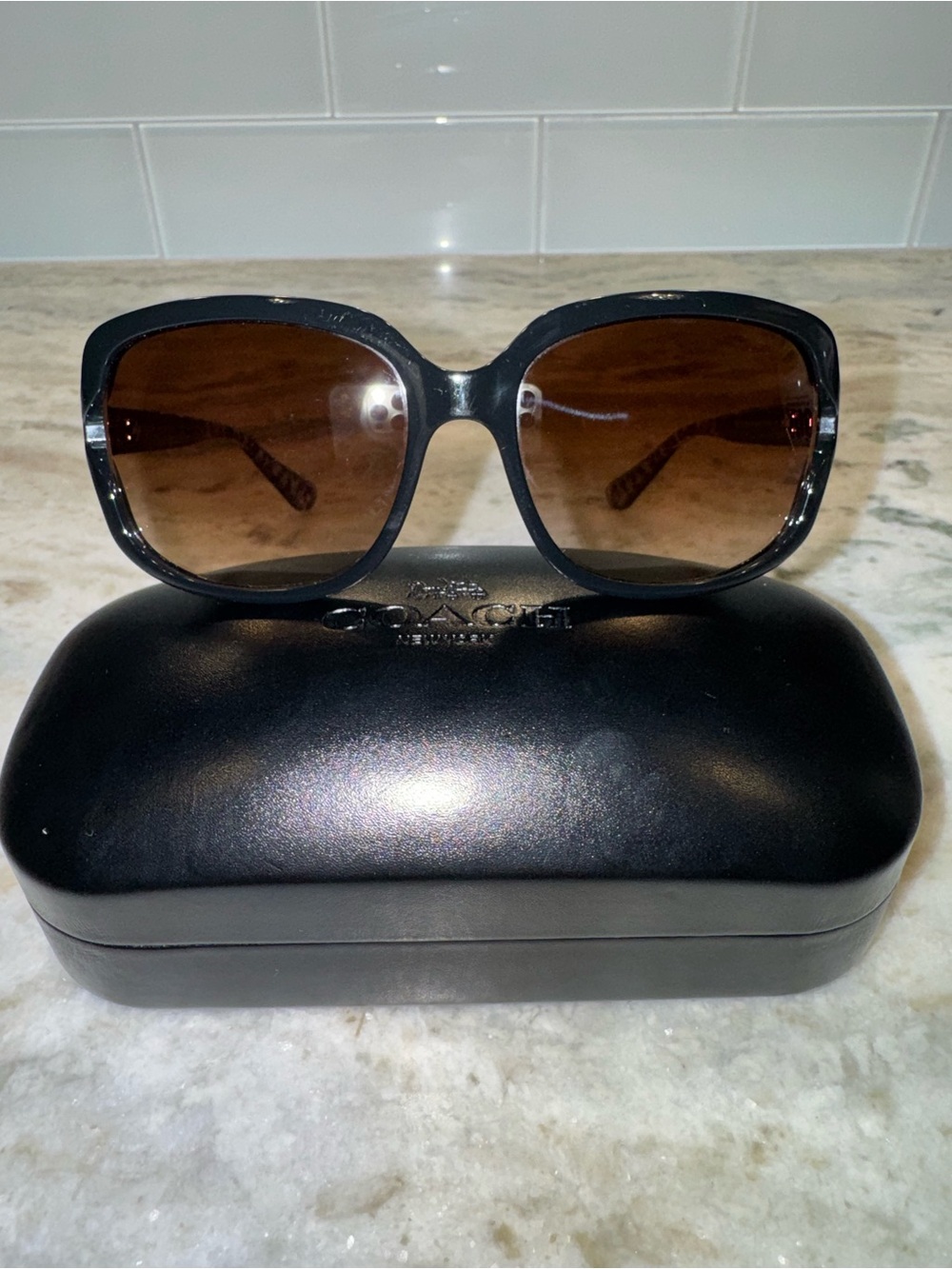 Coach HC8169 Sunglasses Black Wild Beast Leopard Brown Gradient 57-16-135 w/Case